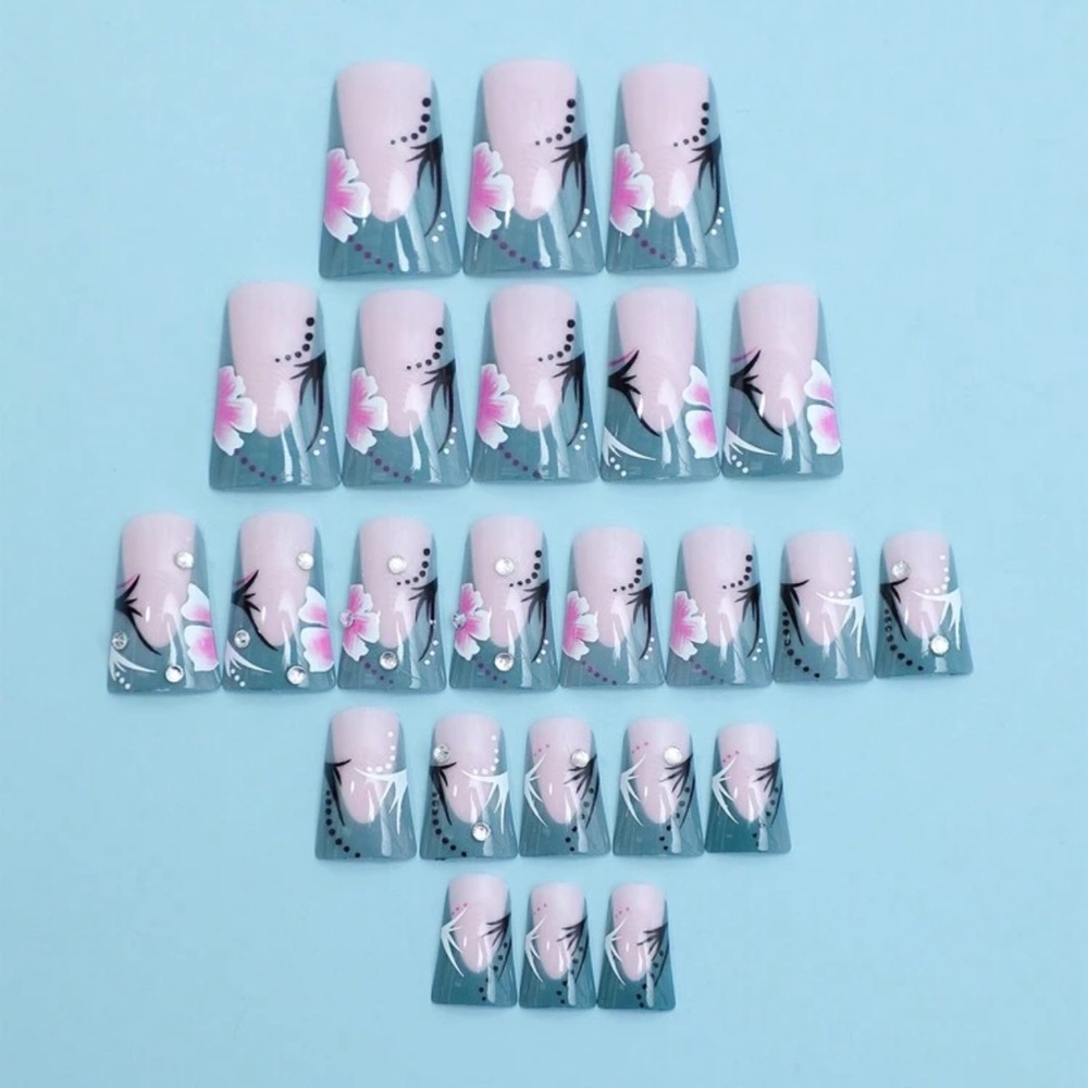 Press on duck nails